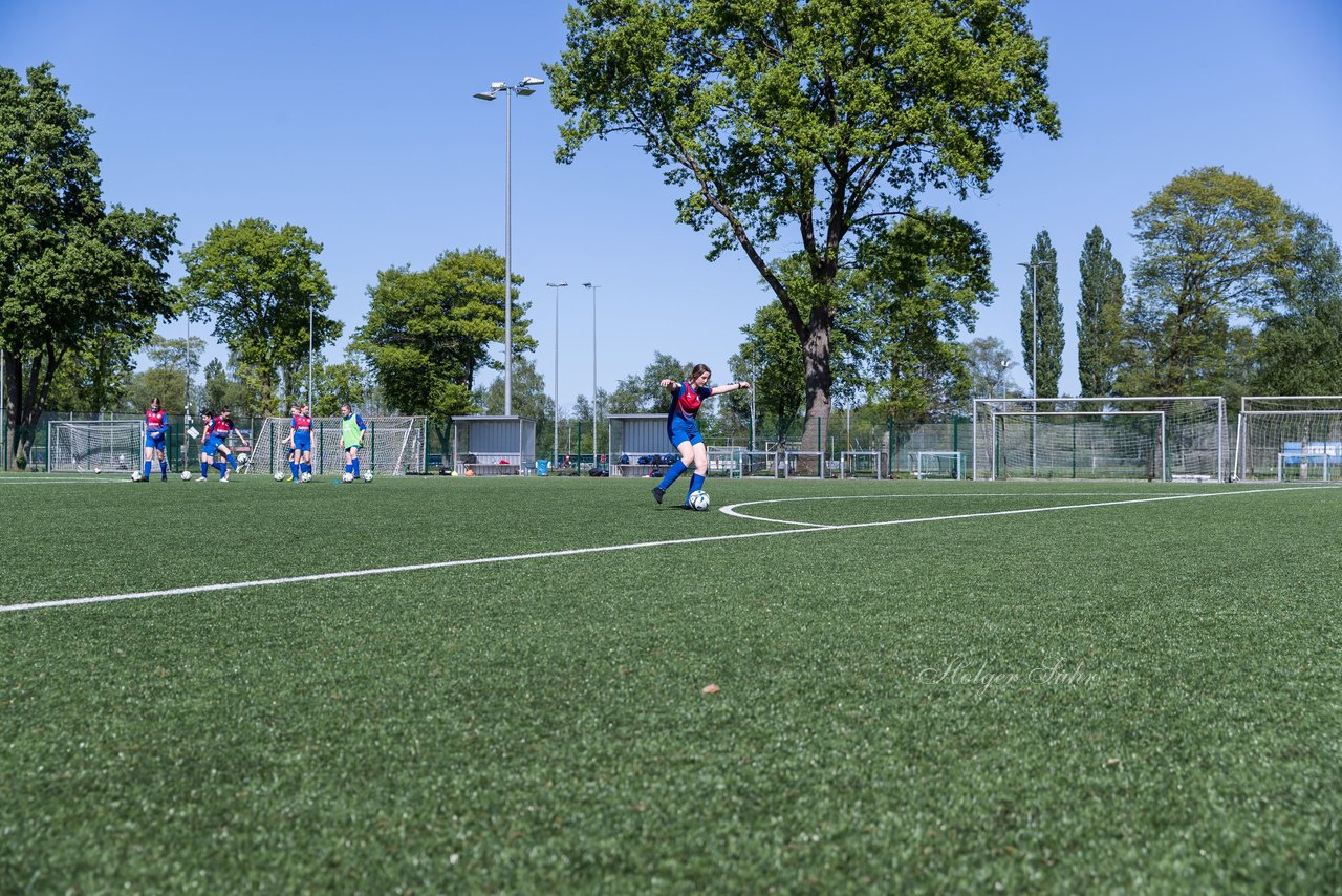 Bild 95 - wCJ Hamburger SV - VfL Pinneberg : Ergebnis: 9:0